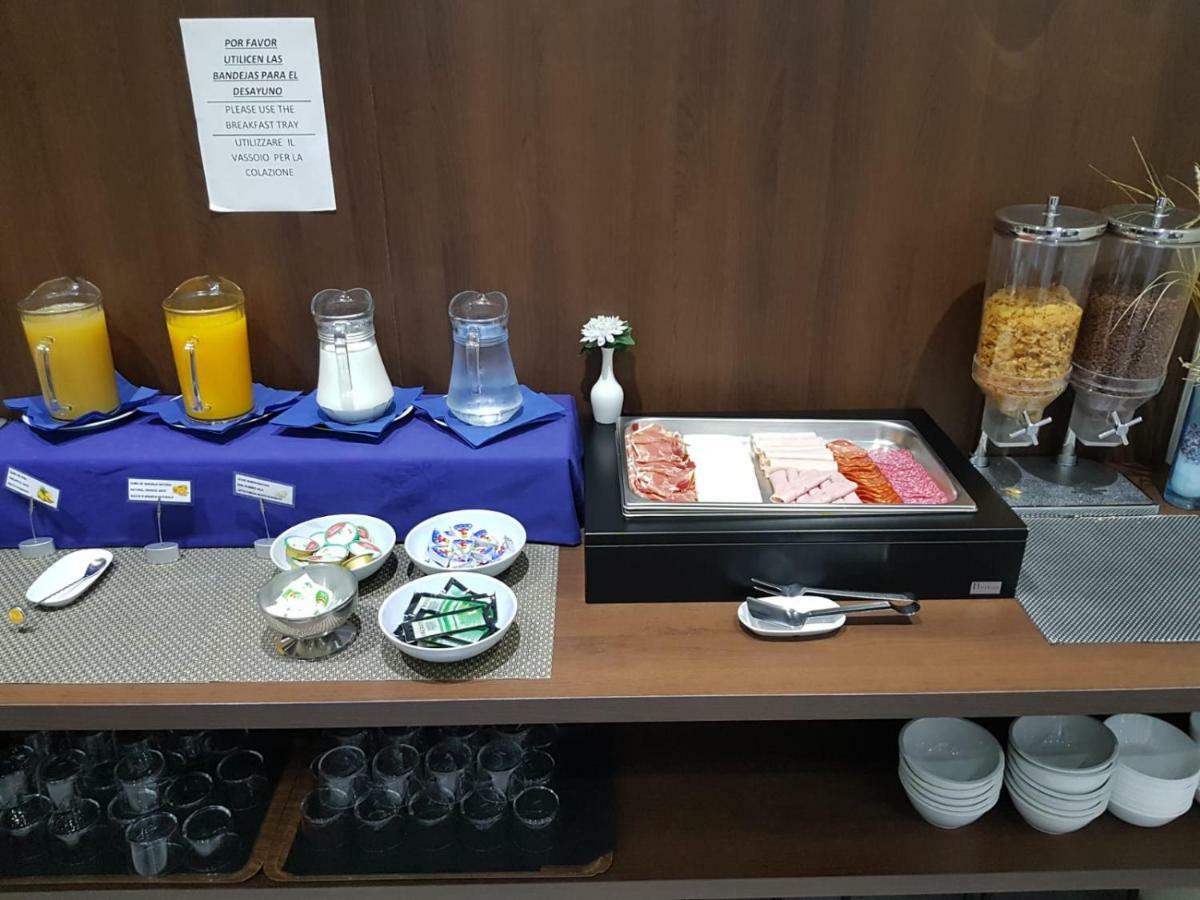 Hotel Olympia Universidades Walencja Zewnętrze zdjęcie